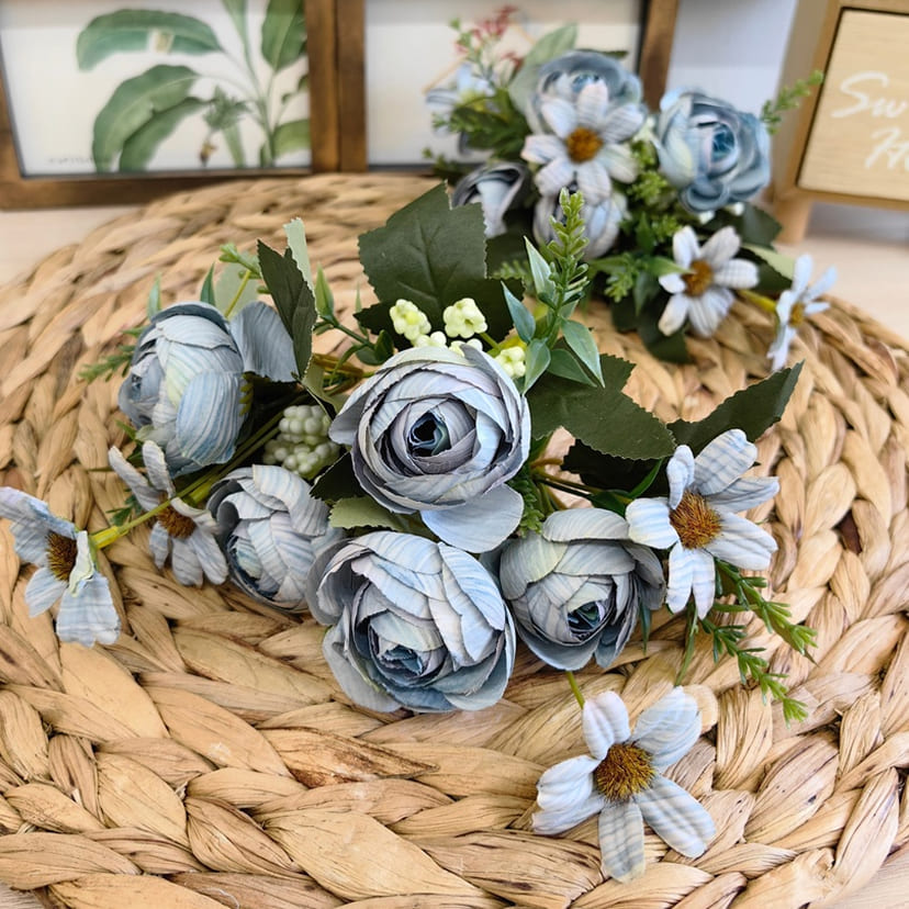 Искусственные цветы в Ростове-на-Дону | Цветы искусственные «Камелии с мелкоцветом», голубые, букет